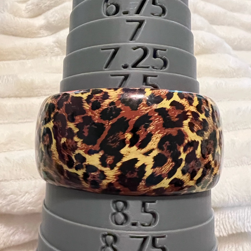 Vintage 90s Leopard Print Red Interior Bangle Bracelet Size 8 - Picture 2 of 7